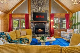 Lake Retreat | Kayaks | Theatre | Hot Tub | Sauna