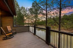 The Waterside Retreat: Hot Tub, Kayaks, EV Charger