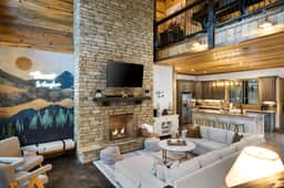 The Waterside Retreat: Hot Tub, Kayaks, EV Charger