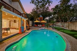 Backyard Paradise - Pool - Tree House - Hot Tub