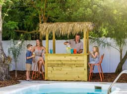Backyard Oasis • Heated Pool • Tiki Bar • Hot Tub