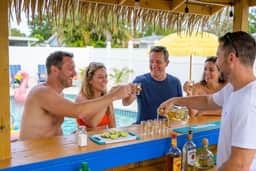 Backyard Oasis • Pool •  Hot Tub • Putt Putt • Bar