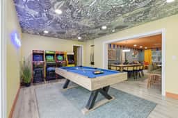 Backyard Oasis • Pool •  Hot Tub • Putt Putt • Bar