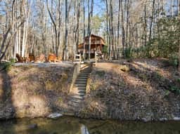 River Lodge • Kayaks • Mins to Blue Ridge • River