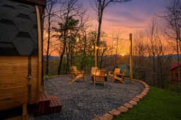 Luxe Mountain Escape - Fire Pit - Hot Tub - Sauna