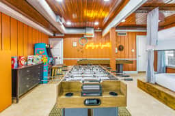 Private Resort | 4 Baths Near Pearl