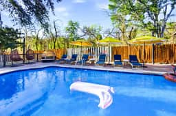 Private Resort | 4 Baths Near Pearl