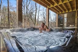 Mountain View • Hot Tub • Sauna • Fire Pit