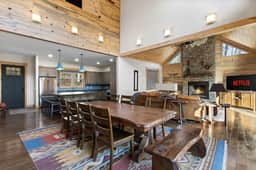 Mountain View • Hot Tub • Sauna • Fire Pit