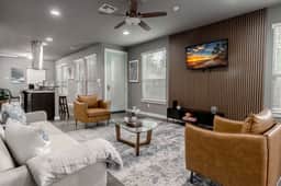 The Rosewood Retreat: 6BR's | HotTub | DogFriendly