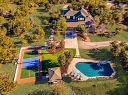 Dink, Dip, & Dream - Pickleball - Pool - Putt Putt