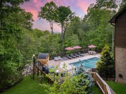 Heated Pool • Mtn Views • Sleeps 20 • Game Room