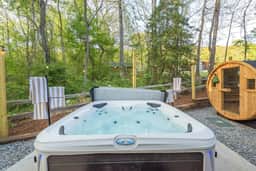 New! Stargazing Dome • Hot Tub • Sauna • Firepit