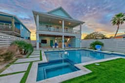 Glory Daze • Private Pool • Ice Maker • EV Charger