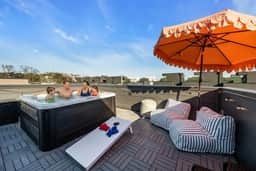 4BR Nashville Hideaway - Rooftop Views - Fire Pit