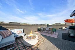 4BR Nashville Hideaway - Rooftop Views - Fire Pit