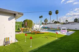 Peaks & Palms Oasis - Heated Pool - Games