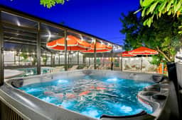 Epic Backyard - Pool - Hot Tub - Outdoor Theatre
