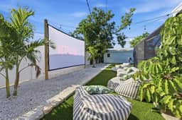 Epic Backyard - Pool - Hot Tub - Outdoor Theatre