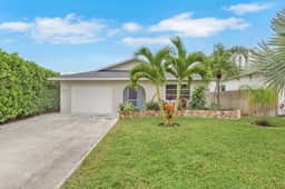 Naples Pool Home Paradise! Minutes from the Beach