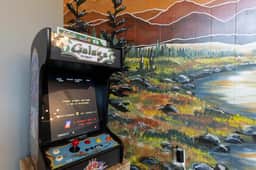 Bluewood Escape: Sauna, Hot Tub, Game Room