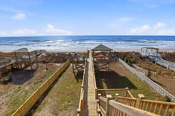 Steps to the Sand • Sleeps 12 • Hot Tub • Grill