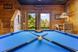 Mountain Views | Hot Tub, Arcade Game & Firepit
