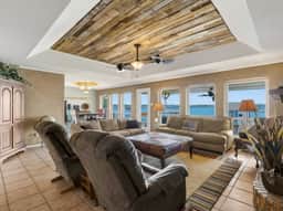 Cedar Creek Lake Escape • Lakefront + Private Dock