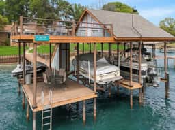 Cedar Creek Lake Escape • Lakefront + Private Dock