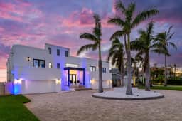 Bradenton Beachfront | Pool & Game Room