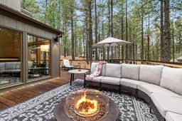 The Treehouse Cabin | Sauna & Hot Tub