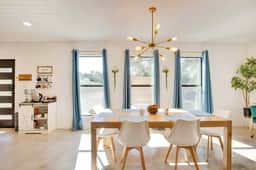 Hill Country Hideaway | Modern Barndominium for 6