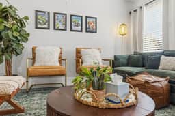 4 Themed Rooms | 11 Min to Universal Kids