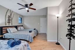 Poconos Retreat | Hot Tub | Firepits | Sleeps 16