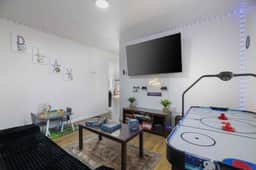 Pocono Escape • Hot Tub • Game Rooms • Lake Access