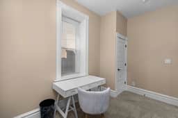 Historic St Louis Retreat | Two Levels | Sleeps 12