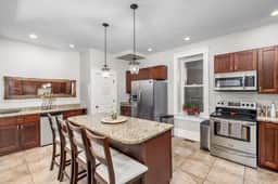 Historic St Louis Retreat | Two Levels | Sleeps 12