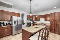 Historic St Louis Retreat | Two Levels | Sleeps 12 - Image 5