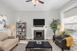 Historic St Louis Retreat | Two Levels | Sleeps 12 - Image 4