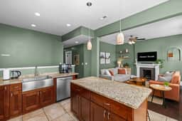 Near Forest Park & Central West End - Sleeps 6 - Image 3