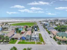 Historic Galveston Cottage | Walk to the Beach - Image 3