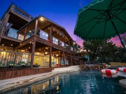 Wildlight House Cascade Canyon Lake Sleeps 17 - Image 5