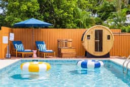 Sauna • Cold Plunge • Sports Court • Pool • Hottub - Image 2