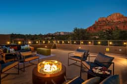 Bell Rock Hacienda | Rooftop deck •Hot tub• Sauna - Image 4