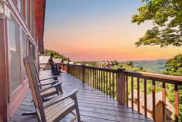 Ski-Out to Hatley Pointe | Hot Tub | Sleeps 8 - Image 3