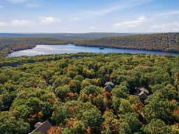 Poconos Retreat: Sauna, Hot Tub, Fire Pit & Games - Image 3