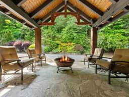5BR Lakefront | Dock, Hot Tub & Theater • Games - Image 3