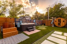 Austin Oasis: Pool, Hot Tub, Sauna, Gym, Mini Golf - Image 2