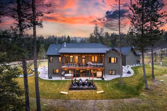 EVERGREEN: FALL RETREAT WITH SAUNA AND HOT TUB - Image 1
