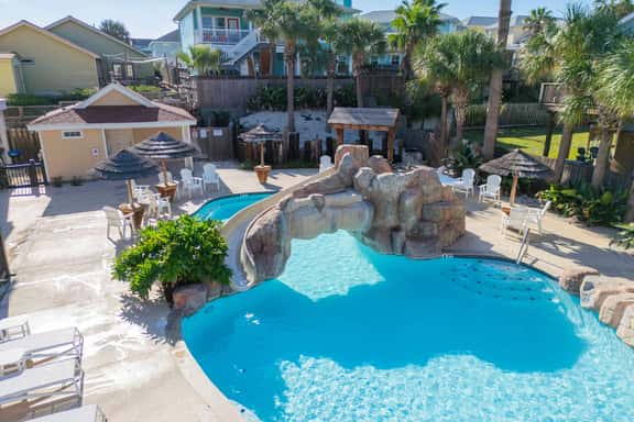 Cajun Shrimp ~ Heated Resort Pool w/ Slide - Image 1